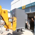 feature-nick-An-ATM-being-removed-from-a-Bank-of-Cyprus-branch-scaled-1