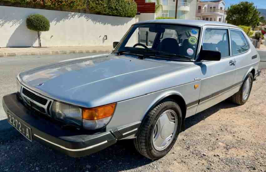 Saab 900