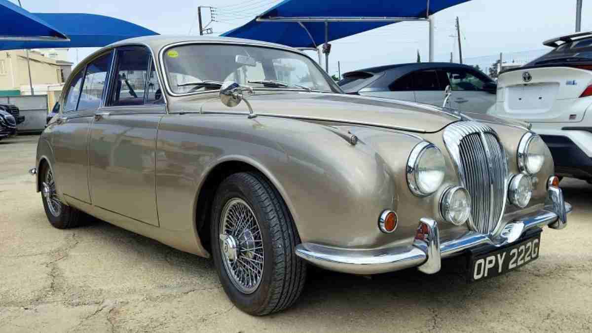 Daimler V8 250 Cyprus